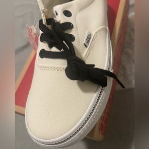 New Vans Doheny Women’s Sneaker Size 6 MSRP $54.99